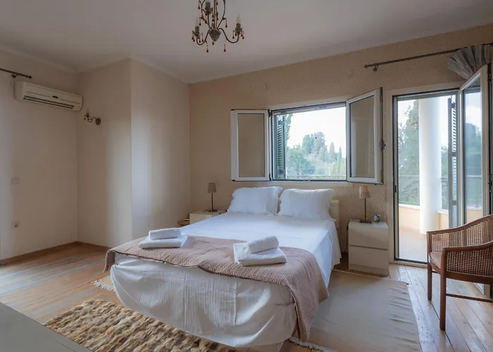 Villa Philip's Serene House